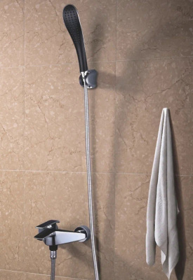 Смеситель для ванны Rose R1302H черный